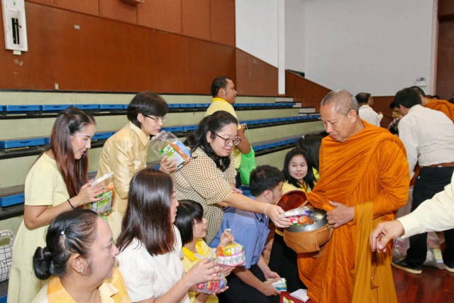 ผู้บริหารและบุคลากร ITED ร่วมพิธีบำเพ็ญกุศลถวายเป็นพระราชกุศล และพิธีทำบุญตักบาตร