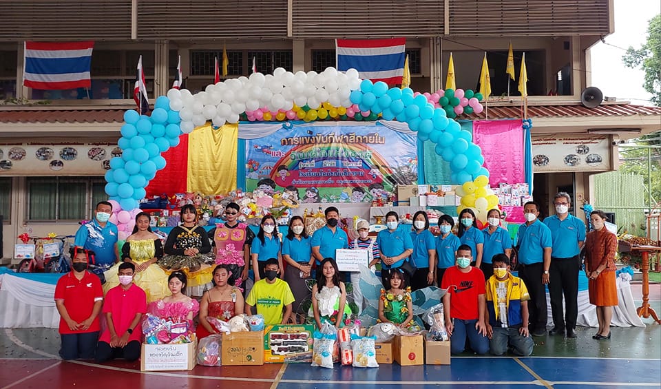 You are currently viewing สำนักพัฒนาเทคนิคศึกษา มจพ.โดย รศ.ดร.ฉัตรชาญ ทองจับ ผู้อำนวยการ พร้อมคณะผู้บริหาร และบุคลากร ร่วมสนับสนุนของขวัญและอุปกรณ์การเรียนกิจกรรมวันเด็กแห่งชาติ ประจำปี 2566 โรงเรียนวัดมัชฌันติการาม (บางซื่อ)